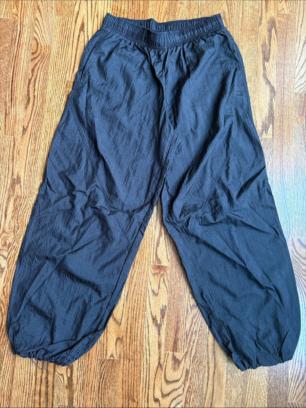 Athleta Black Lunar Sheen Utility Mid Rise Pants